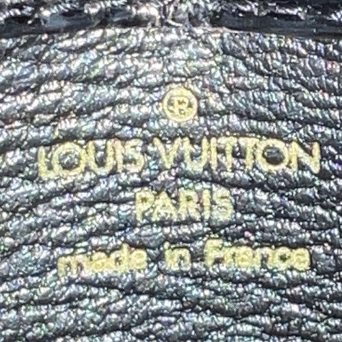 LOUIS VUITTON KARTENETUI AUS NILOTICUS-LEDER IN NOIR