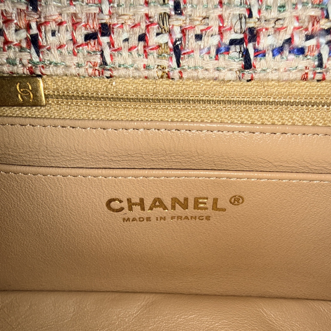 CHANEL 2.55 REISSUE SINGLE FLAP HANDTASCHE (224) AUS TWEED (A37584)