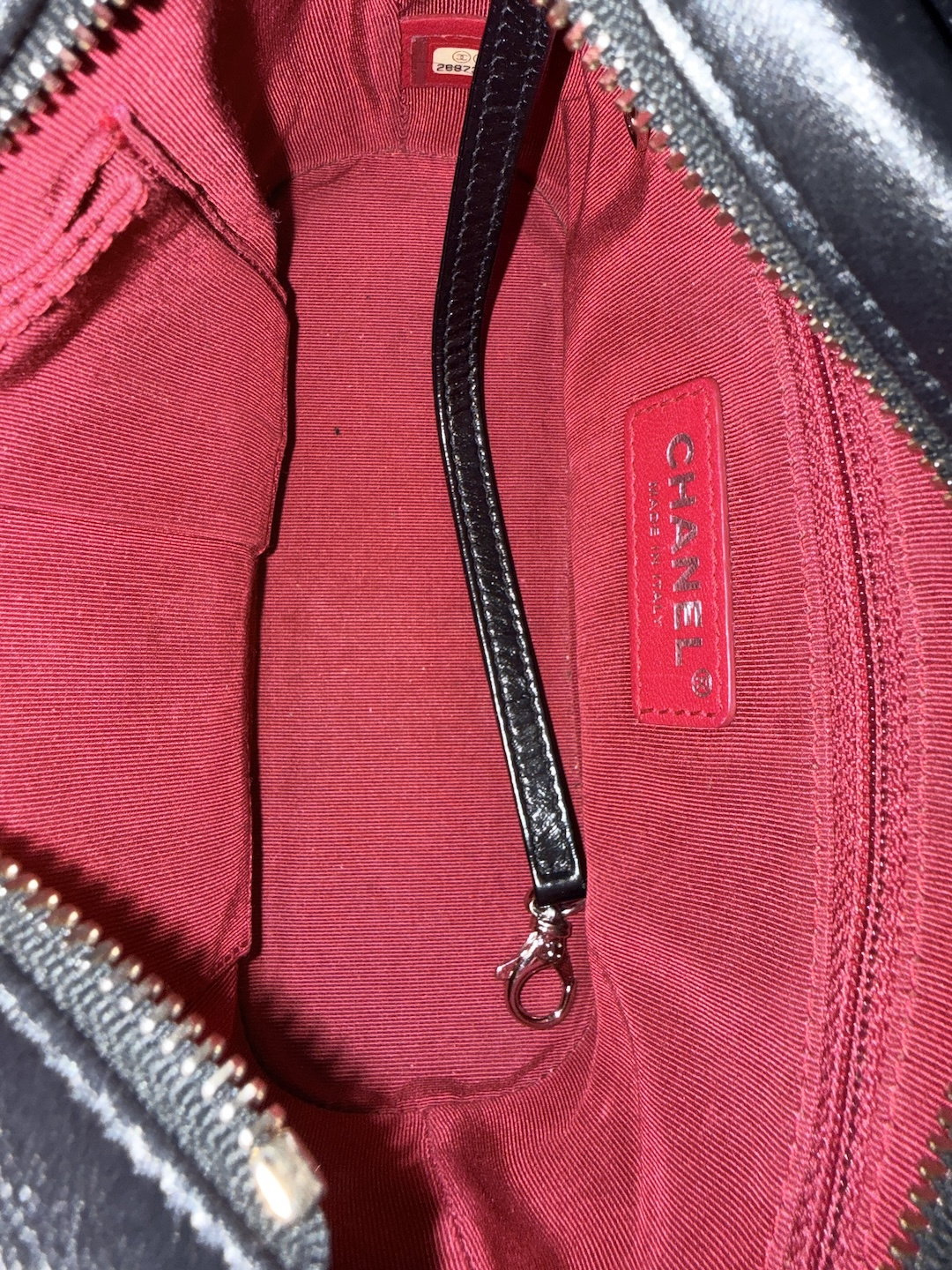 CHANEL GABRIELLE (SMALL) HANDTASCHE KALBSLEDER IN SCHWARZ (A91810)