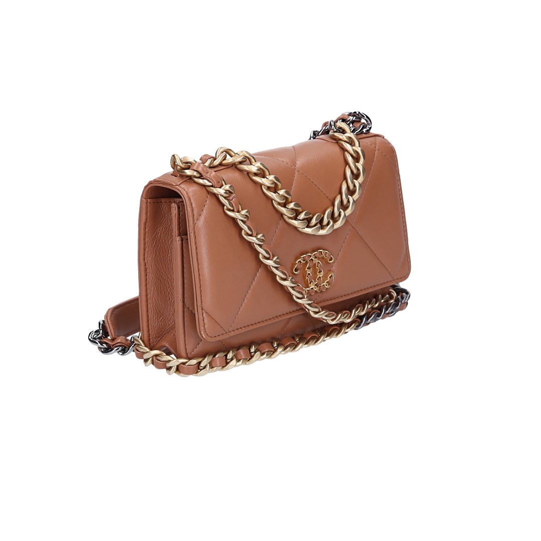 CHANEL WALLET ON CHAIN 19 UMHÄNGETASCHE AUS LAMMLEDER IN BRAUN (AP0957)