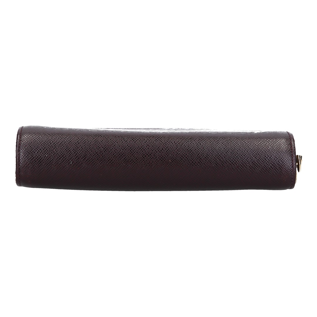 LOUIS VUITTON POCHETTE BAIKAL CLUTCH AUS TAIGA LEDER IN ACAJOU