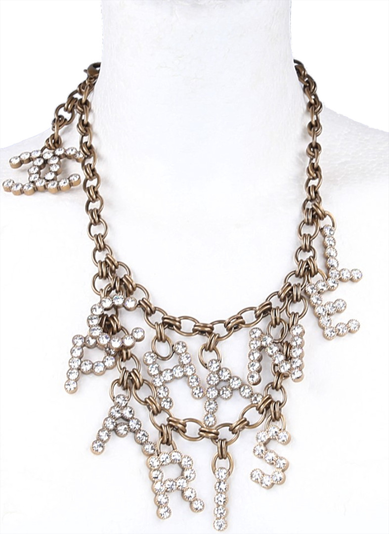 48295-Chanel-Halskette2_2D_0009 CHANEL HALSKETTE AUS ALTGOLDFARBENEM METALL MIT STRASS BESETZT