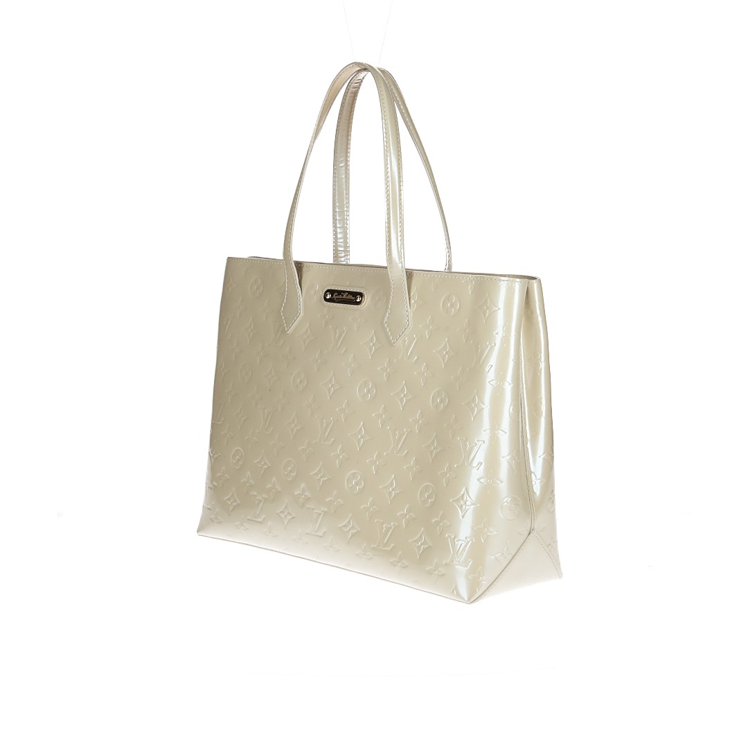 LOUIS VUITTON WILSHIRE MM SCHULTERTASCHE AUS MONOGRAM VERNIS LEDER