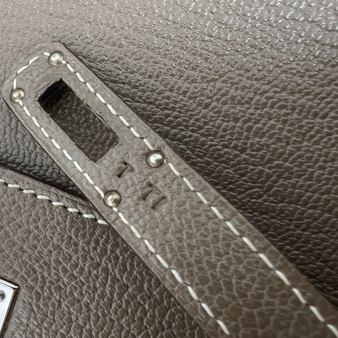 50925-Hermes-Kelly-002 HERMÈS BRIEFTASCHE KELLY CLASSIQUE AUS CHEVRE MYSORE IN ETOUPE MIT PHW