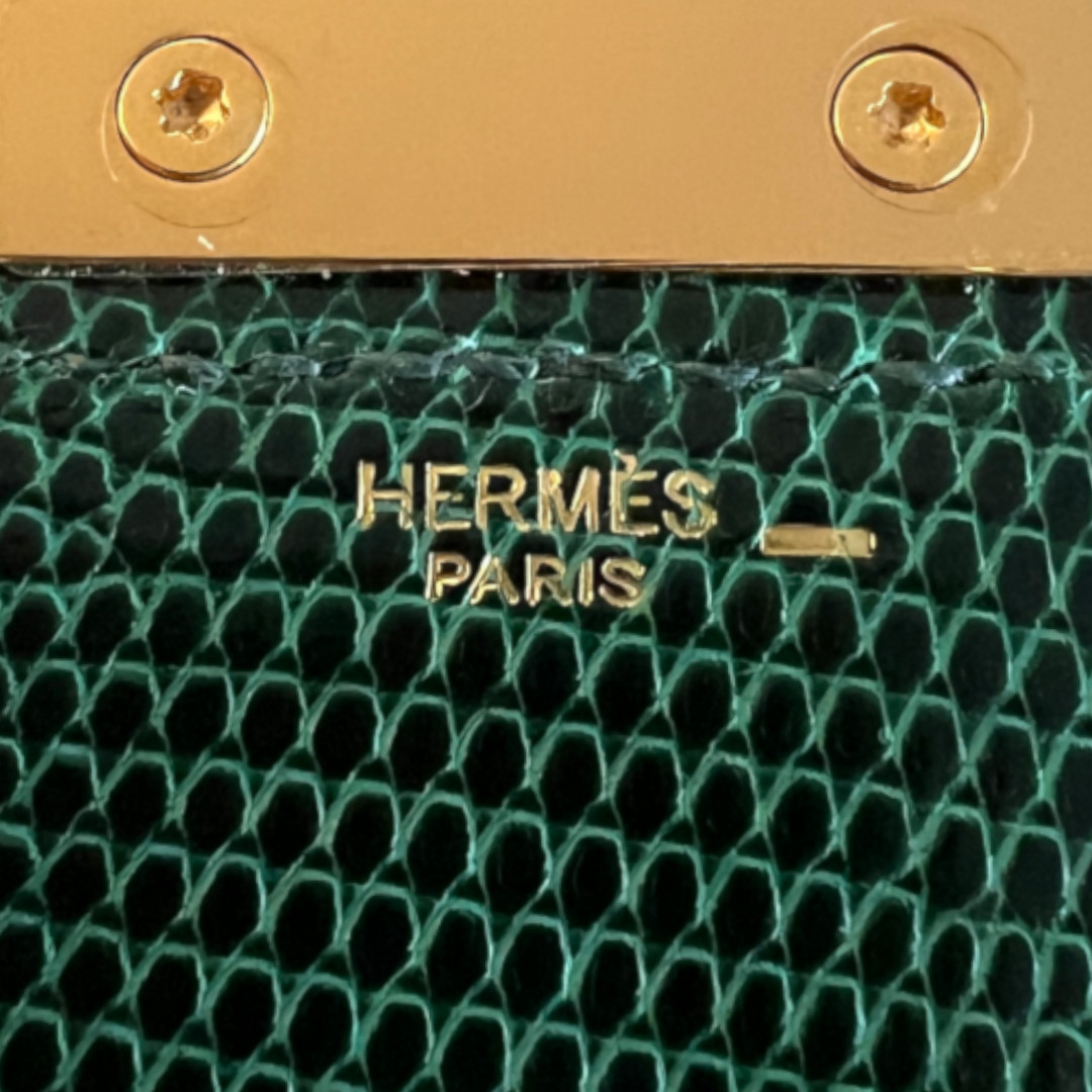 HERMÈS HALSKETTE 'MON PETIT KELLY, SMALL MODEL' AUS NILOTICUS LIZARD LEDER MIT GHW