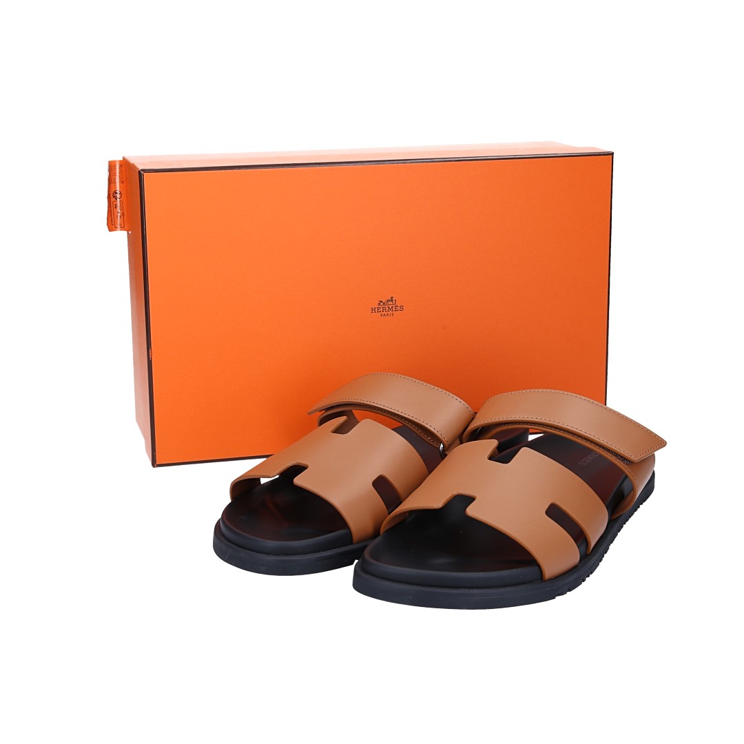 50144-Hermes-Sandalien-Braun_2D_0011 HERMÈS SANDALE 'CHYPRE' AUS KALBSLEDER IN NATUREL IN GR. 45,5