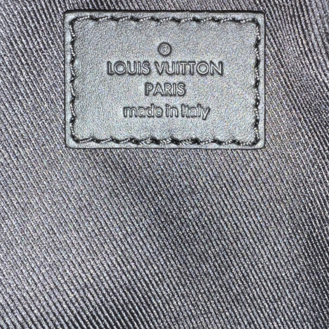 LOUIS VUITTON DANUBE PM UMHÄNGETASCHE AUS MONOGRAM SHADOW LEDER (M43681)