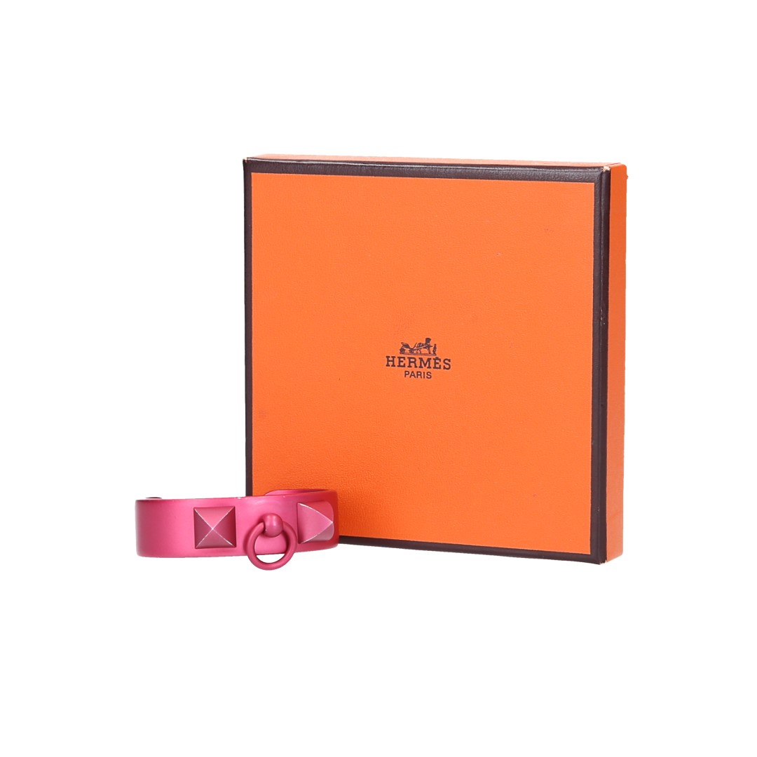 HERMÈS MANSCHETTEN-ARMREIF 'MEDOR' AUS METALL IN ROSE COUTURE GR. T2