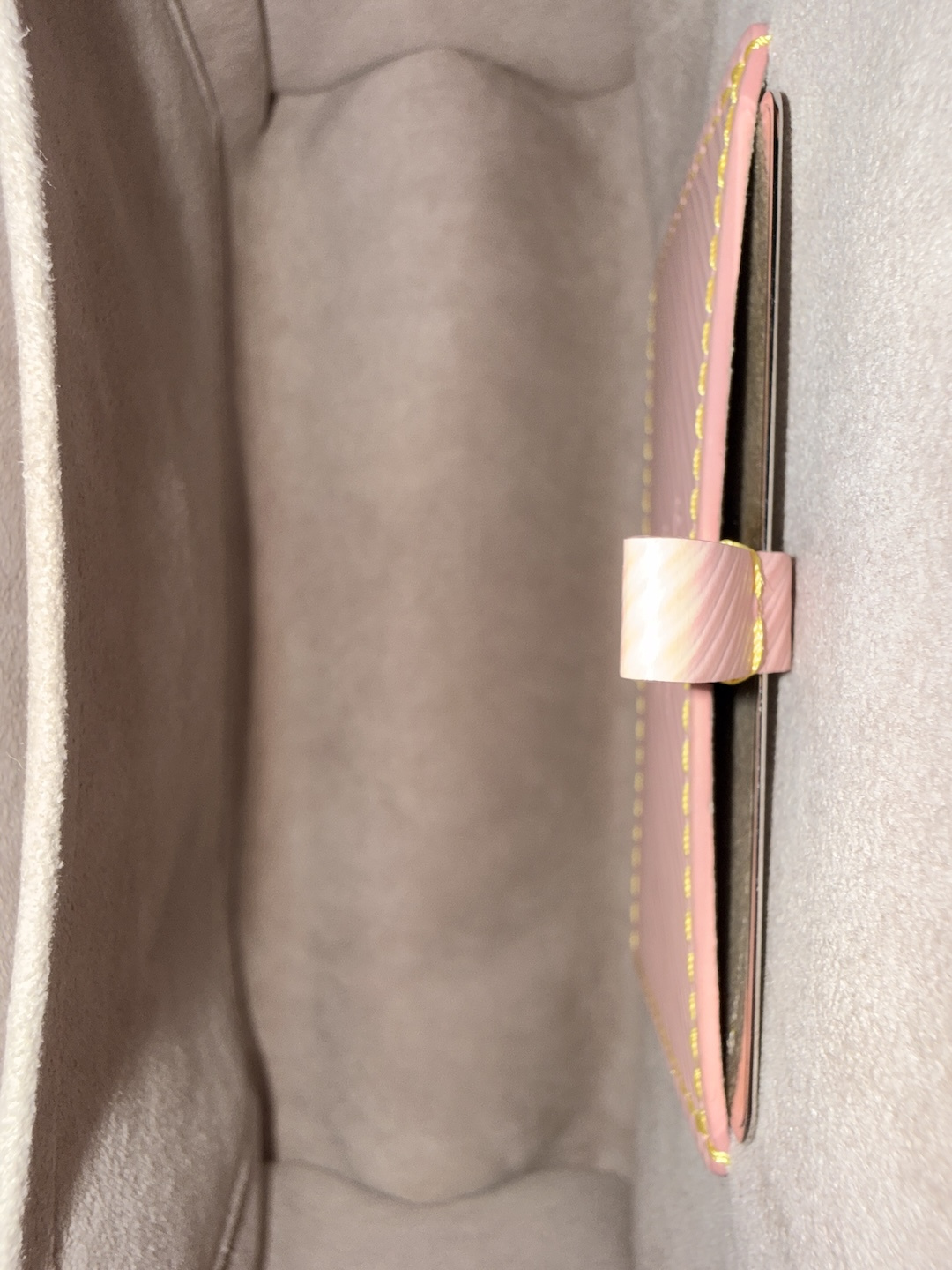 LOUIS VUITTON TWIST MM HANDTASCHE AUS EPI LEDER IN ROSE BALLERINE (M50380)