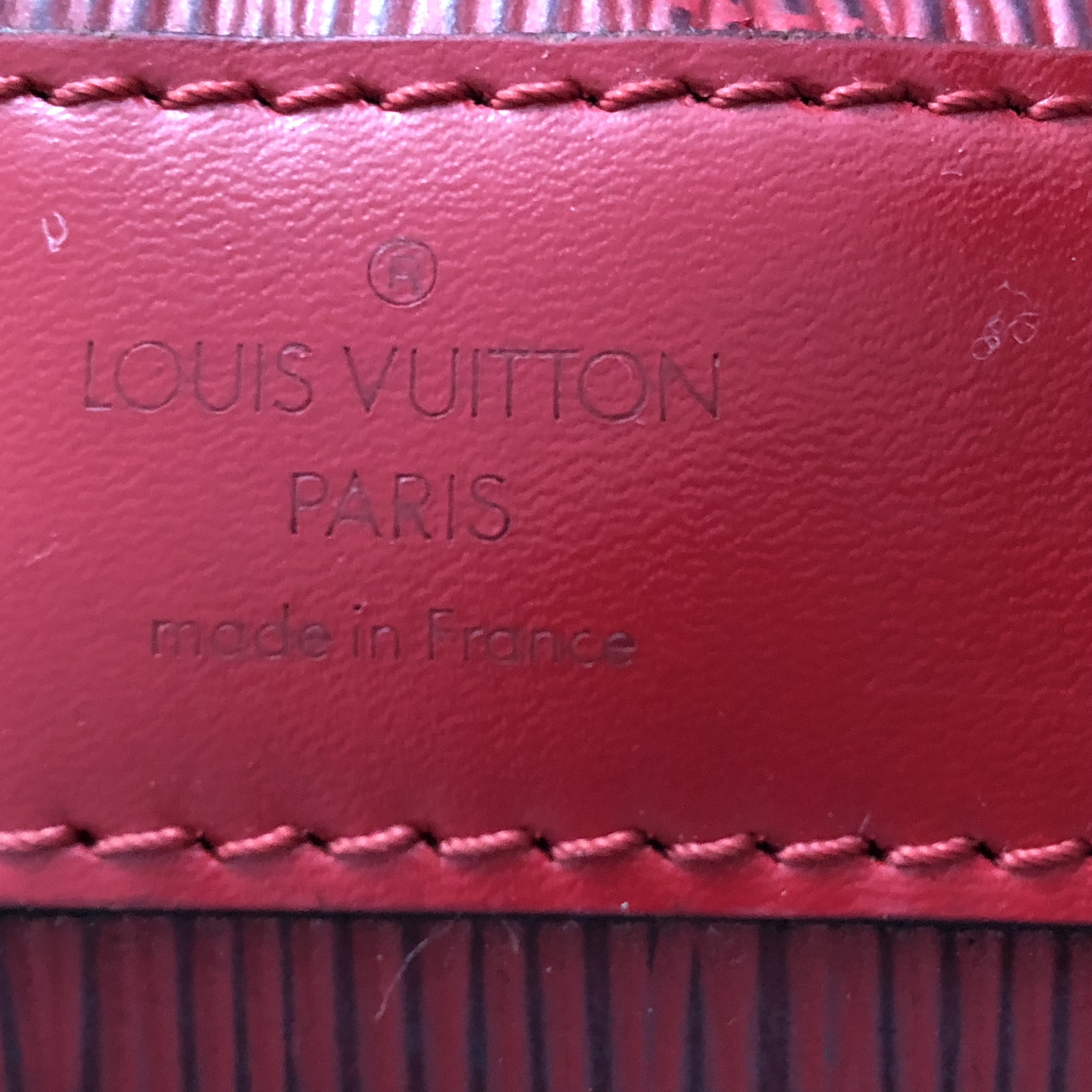 39348-Louis-Vuitton-epi_2D_0017