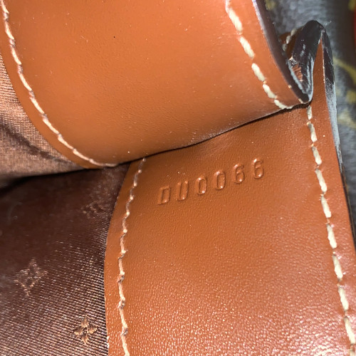 44718-Louis-Vuitton-Henkeltasche_2D_0016