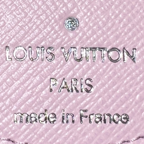 LOUIS VUITTON SCHLÜSSELANHÄNGER & TASCHENSCHMUCK 'ILLUSTRE' AUS MONOGRAM ESCALE CANVAS (M69284)