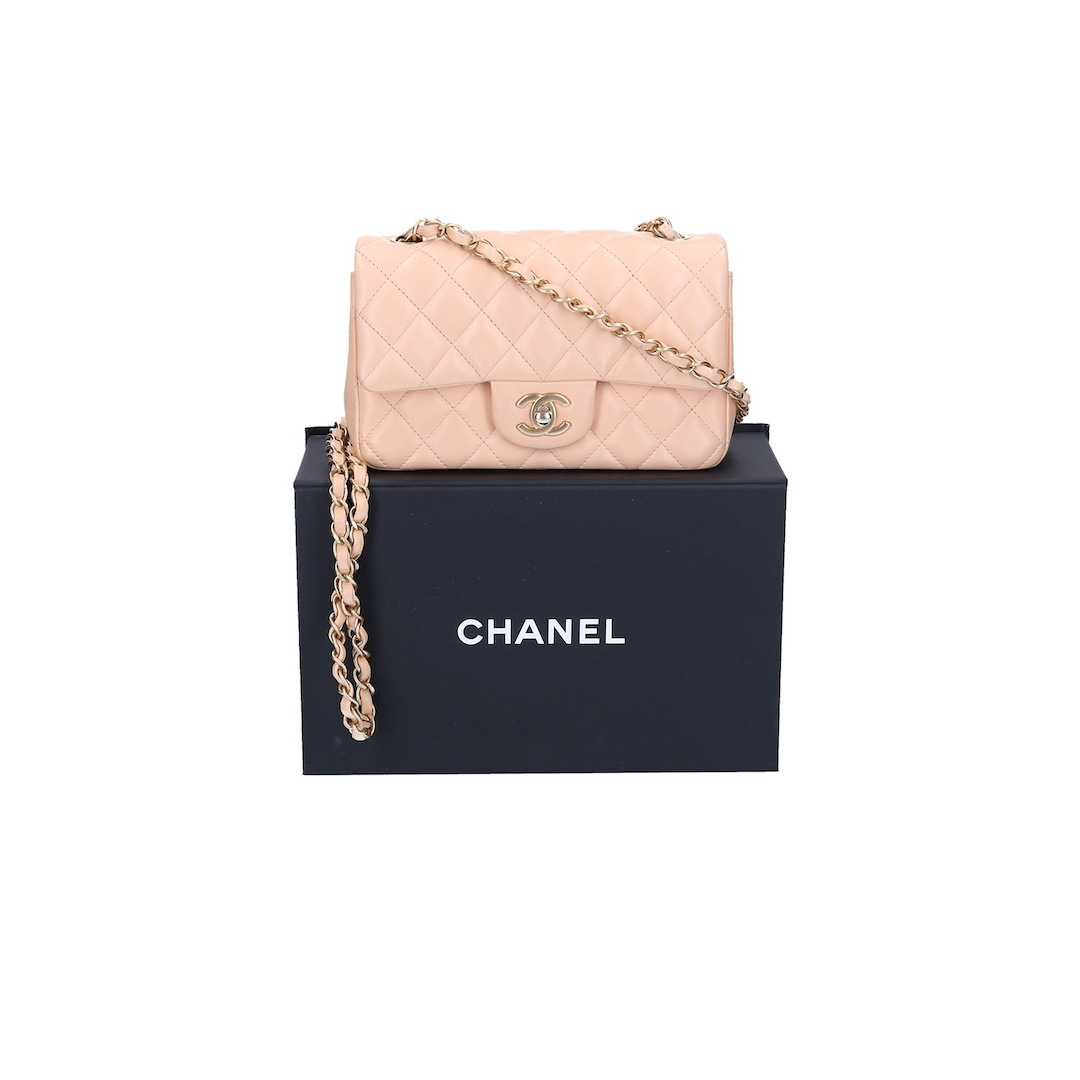 CHANEL TIMELESS SINGLE FLAP HANDTASCHE (NEW MINI) AUS LAMMLEDER IN BEIGE MIT GHW (A69900)