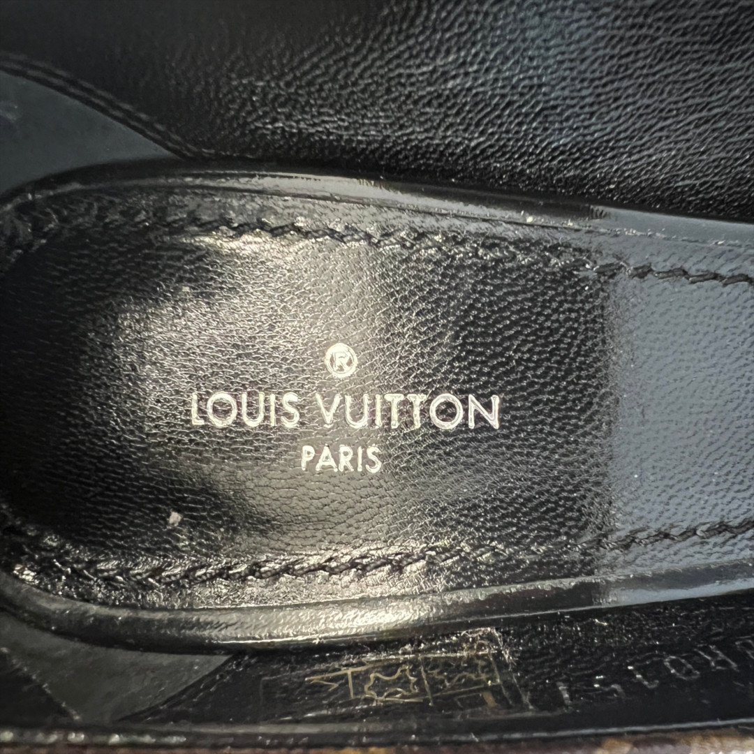 48562-LouisVuitton-Schuhe-Monogram_2D_0016 LOUIS VUITTON PUMPS AUS KALBS-LACKLEDER UND MONOGRAM CANVAS IT37