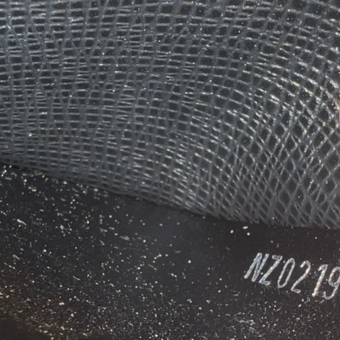 47815-LouisVuitton-Geldb-rse-Schwarz_2D_0005 LOUIS VUITTON COIN KARTENETUI AUS TAIGA LEDER IN NOIR (M62914)