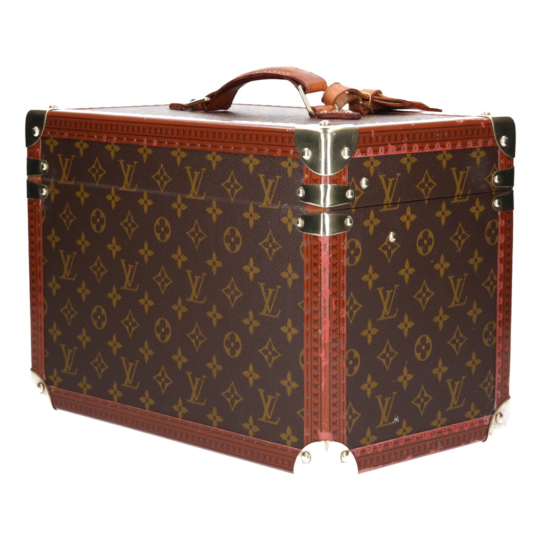 LOUIS VUITTON BOÎTE PHARMACIE VANITY-CASE AUS MONOGRAM CANVAS IN VUITTONITE (M21826)