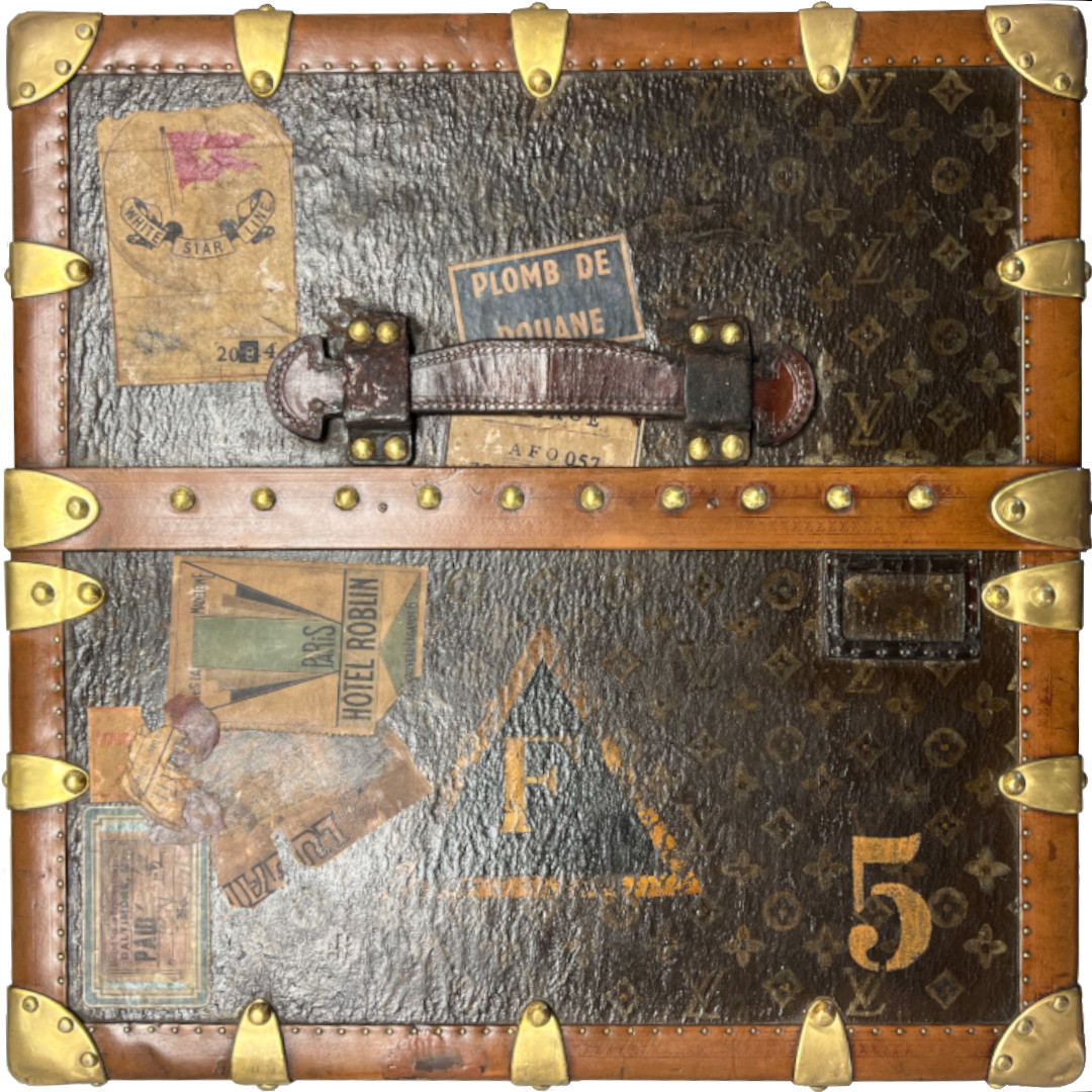 48364-LV-Truhe-003 LOUIS VUITTON MALLE ARMOIRE SCHRANK-TRUHE AUS MONOGRAM CA. 1915-1920
