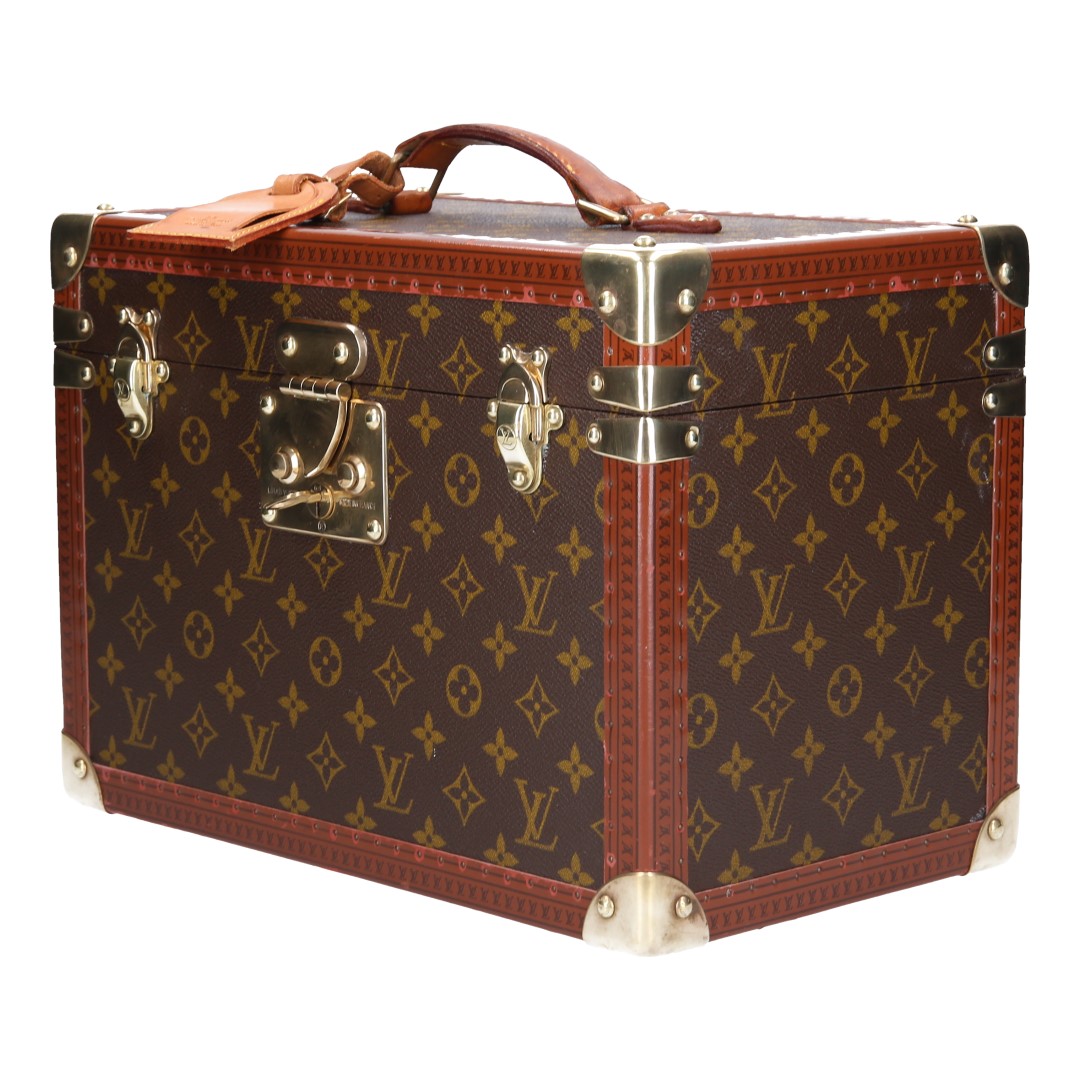 LOUIS VUITTON BOÎTE PHARMACIE VANITY-CASE AUS MONOGRAM CANVAS IN VUITTONITE (M21826)