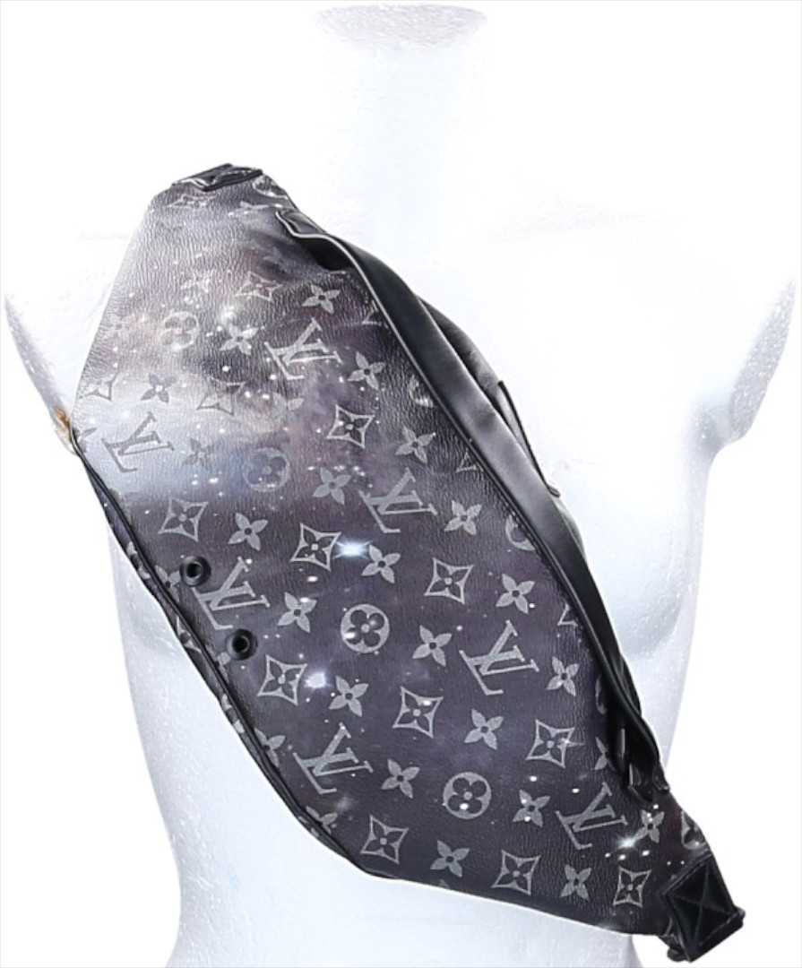 LOUIS VUITTON DISCOVERY BUMBAG GM BAUCHTASCHE AUS MONOGRAM SHADOW KALBSLEDER (M44444)