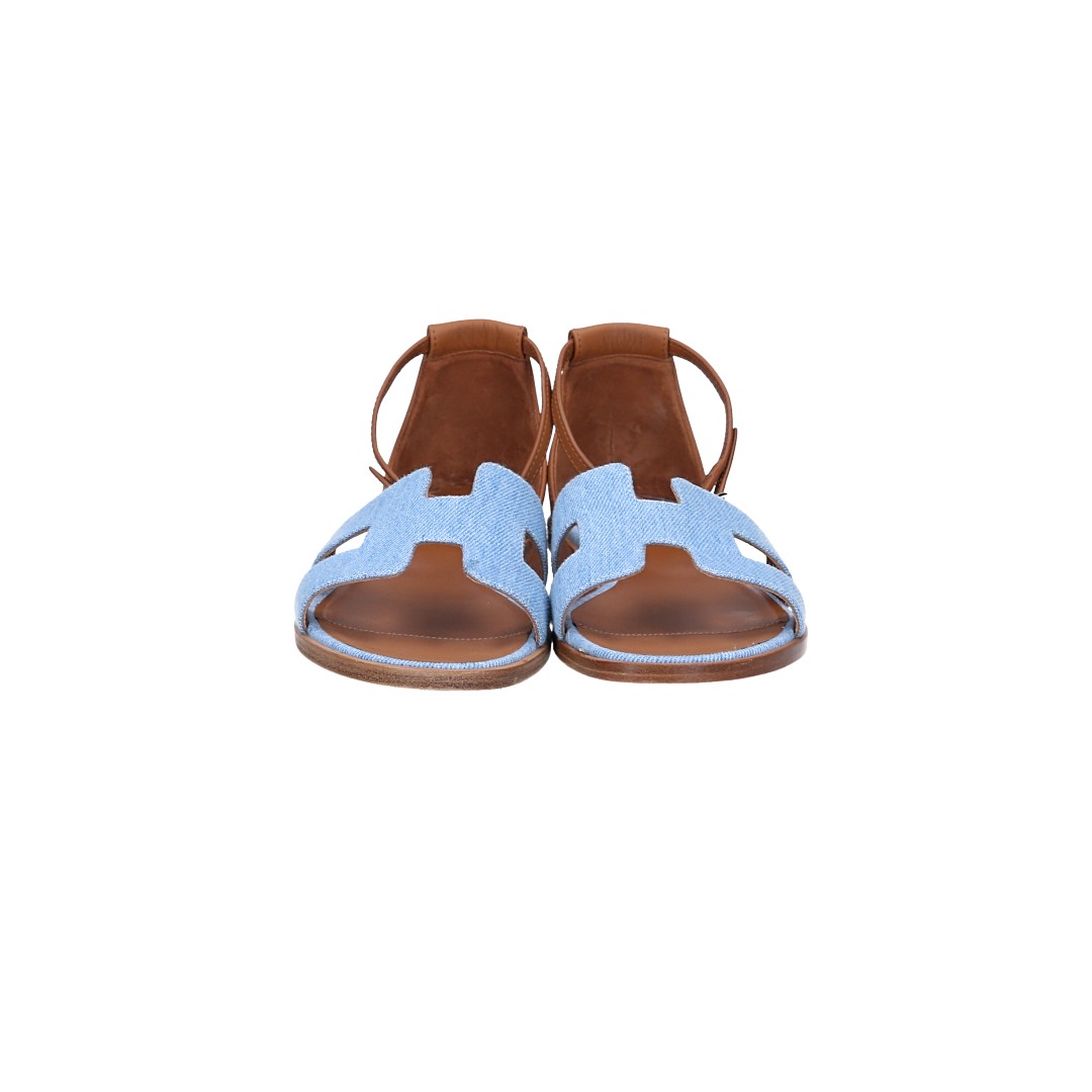 HERMÈS SANDALE 'SANTORINI' AUS KALBSLEDER IN BLEU CLAIR/NATUREL IN GR. 38,5