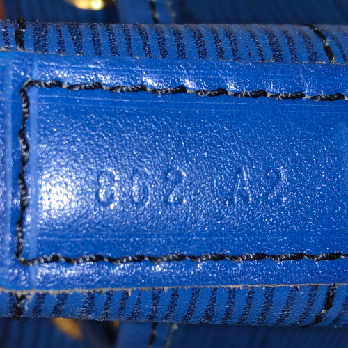 LOUIS VUITTON NOÉ PETIT MODEL SCHULTERTASCHE AUS EPI LEDER IN TOLEDO BLAU (M44105)