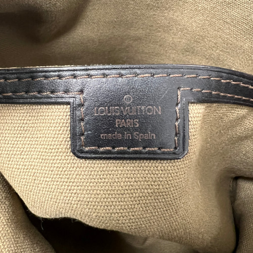 LOUIS VUITTON SHAWNEE MM UMHÄNGETASCHE AUS UTAH LEDER IN CAFÉ (M93453)