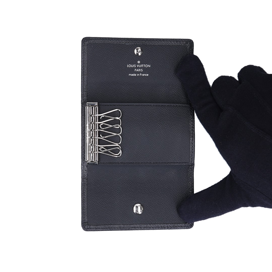 47817-LouisVuitton-Schl-sseletui-Schwarz_2D_0003 LOUIS VUITTON MULTICLES 6 SCHLÜSSELETUI AUS TAIGA LEDER IN NOIR (M30500)