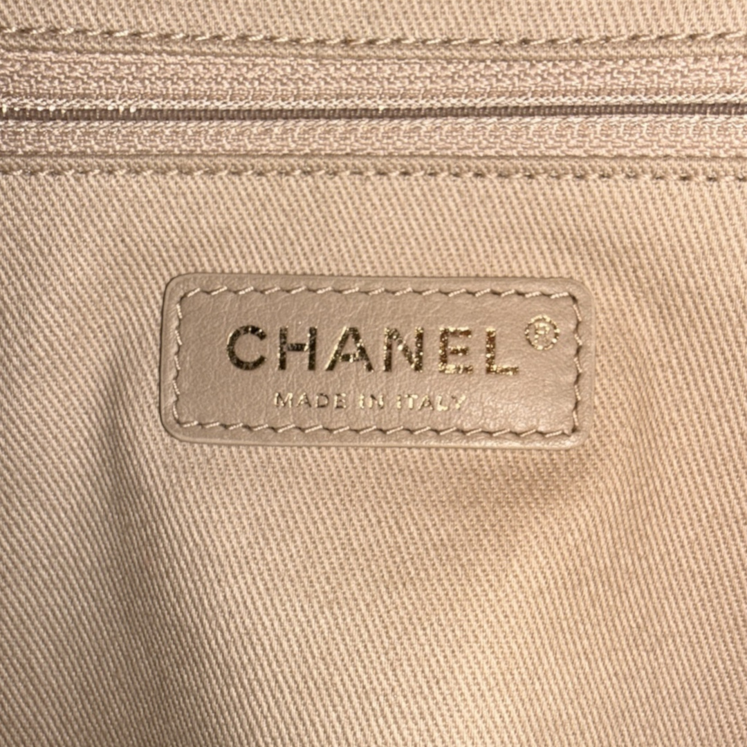 CHANEL DEAUVILLE SHOPPER (MEDIUM) HANDTASCHE AUS GEWEBE (A67001)