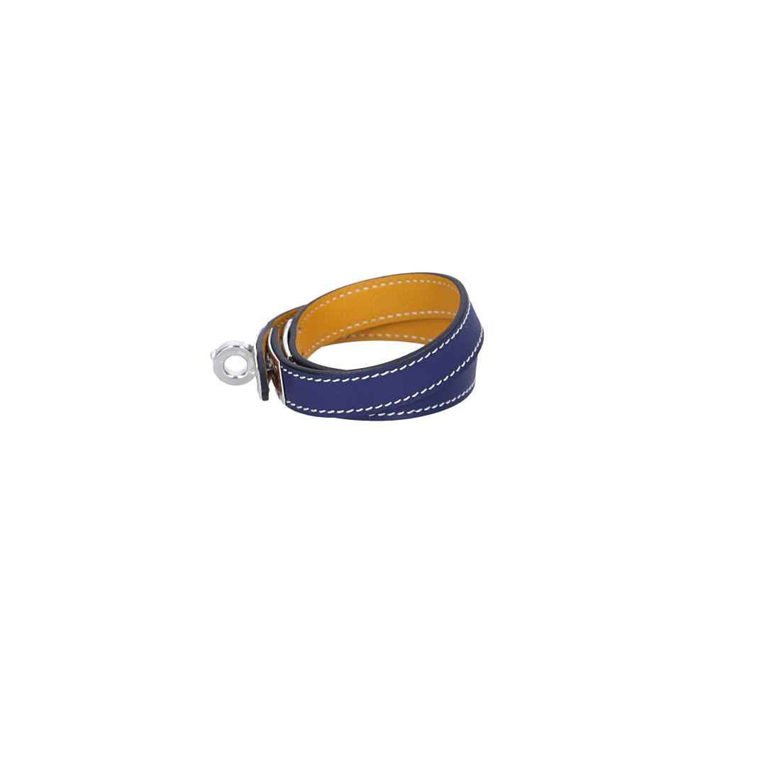 HERMÈS ARMBAND 'KELLY DOUBLE TOUR' AUS SWIFT-KALBSLEDER IN BLEU ENCRE/AMBRE MIT PHW GR. T3/M