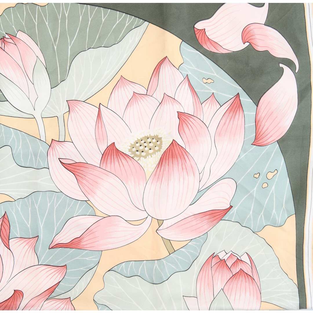 HERMÈS SEIDENTUCH 90 x 90 CM CARRÉ MOTIV 'FLEURS DE LOTUS' VON CHRISTIANE VAUZELLES