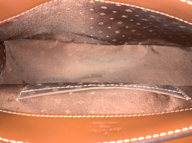 44718-Louis-Vuitton-Henkeltasche_2D_0017