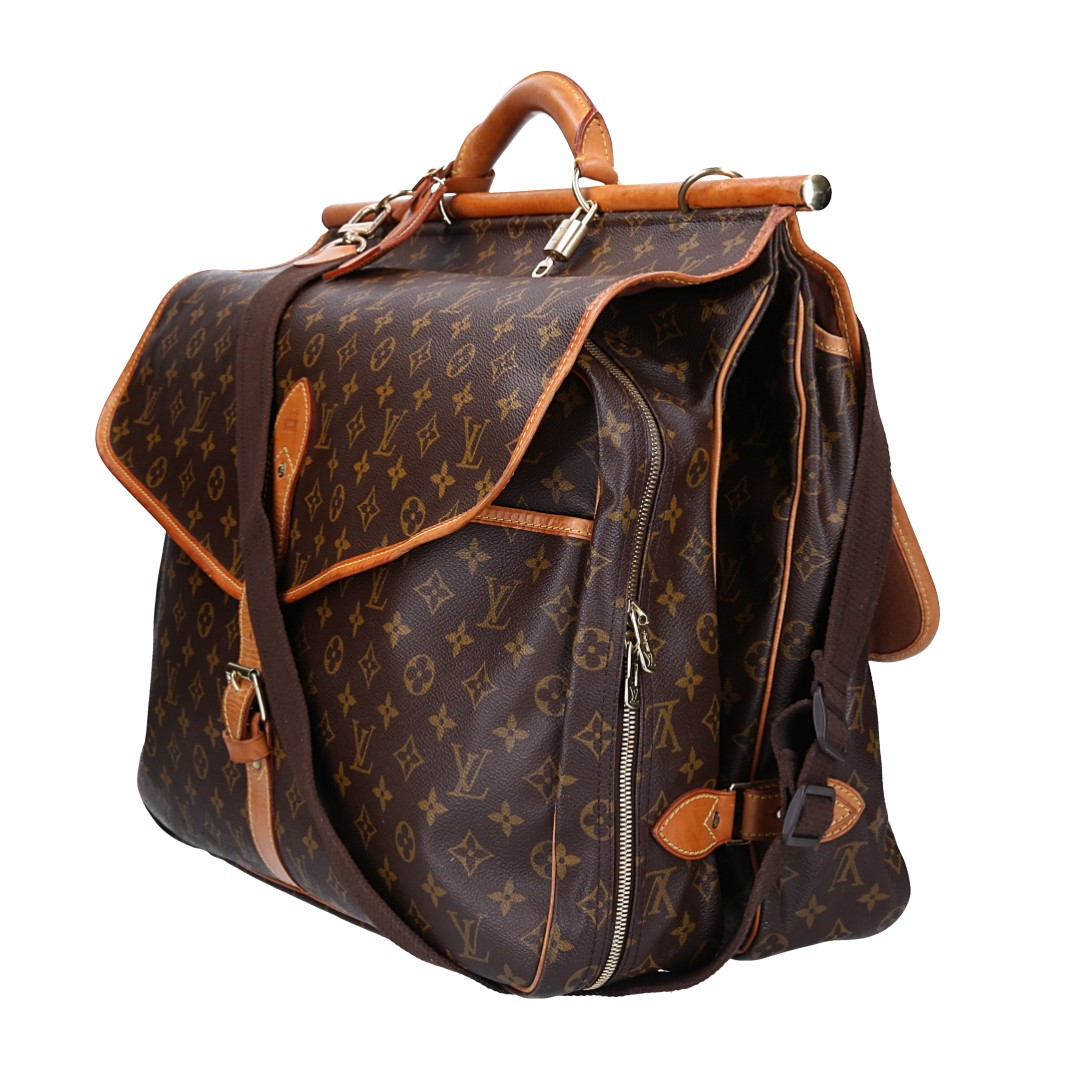 46511-Louis-Vuitton-Umh-ngetasche-Monogram_2D_0003