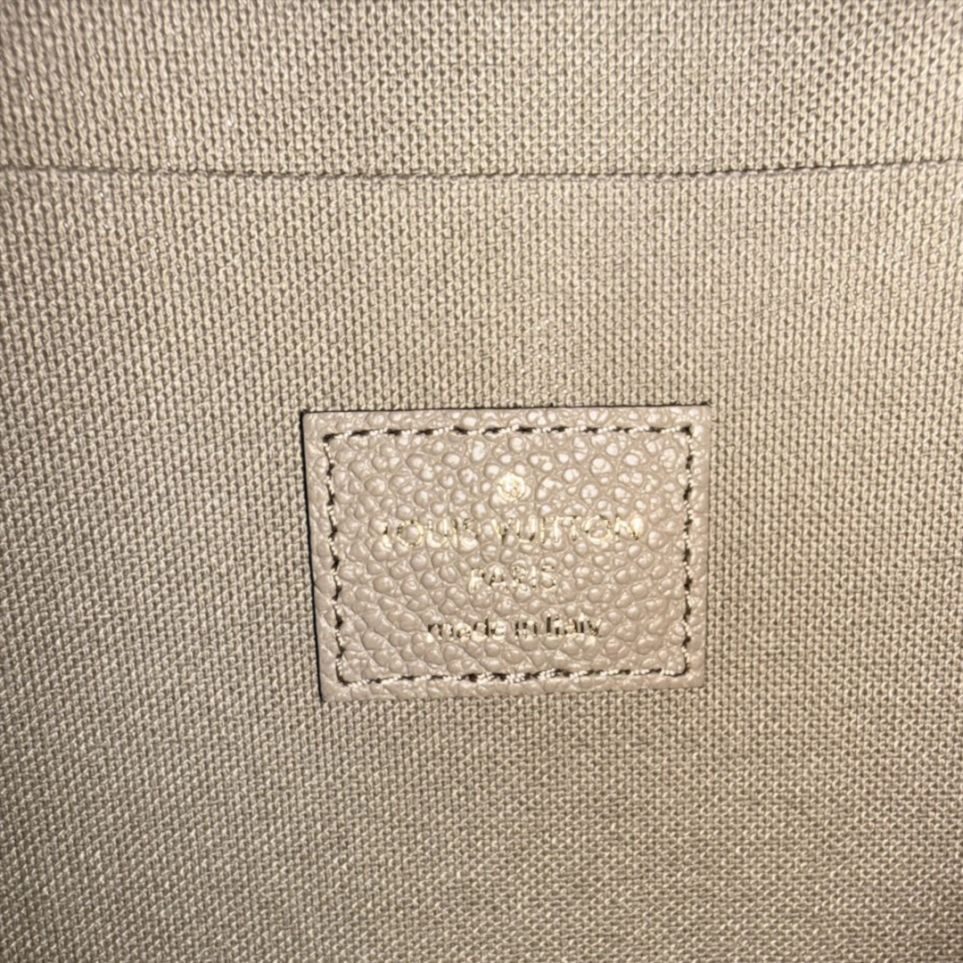LOUIS VUITTON FÉLICIE POCHETTE HANDTASCHE AUS MONOGRAM EMPREINTE LEDER IN TOURTERELLE/CREME (M69977)