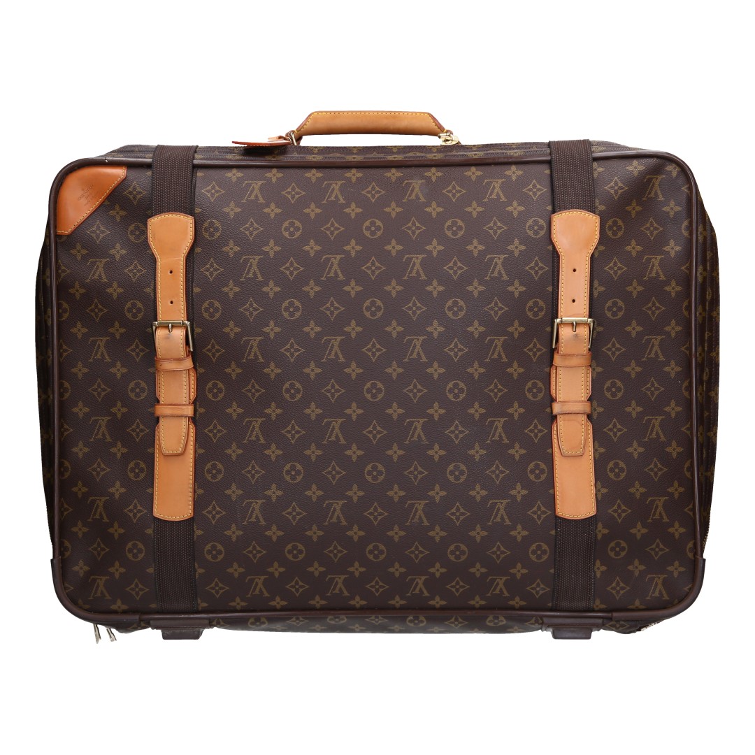 45662-Louis-Vuitton-Koffer-Monogram-Canvas_2D_0002 LOUS VUITTON SATELLITE 65 REISETASCHE AUS MONOGRAM CANVAS (M23352)