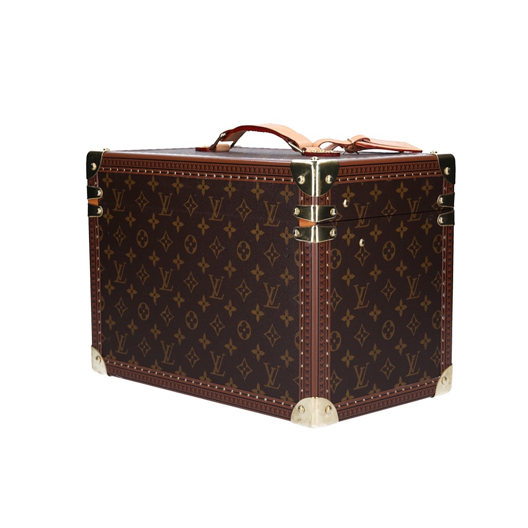 LOUIS VUITTON BOÎTE PHARMACIE VANITY-CASE AUS MONOGRAM CANVAS IN VUITTONITE (M21826)