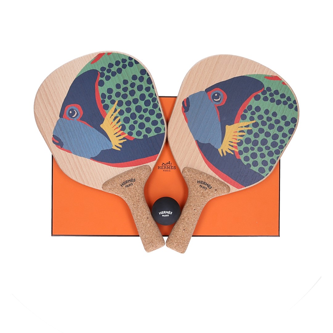 HERMÈS RAQUETTES DE PLAGE SET AUS 2 BEACHBALL-SCHLÄGERN 'UNDER THE WAVES'