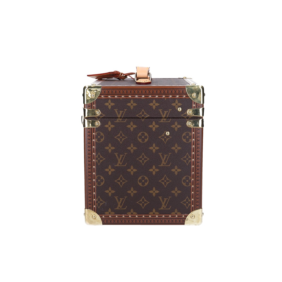 LOUIS VUITTON BOÎTE PHARMACIE VANITY-CASE AUS MONOGRAM CANVAS IN VUITTONITE (M21826)