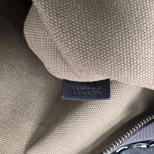 LOUIS VUITTON SHAWNEE MM UMHÄNGETASCHE AUS UTAH LEDER IN CAFÉ (M93453)