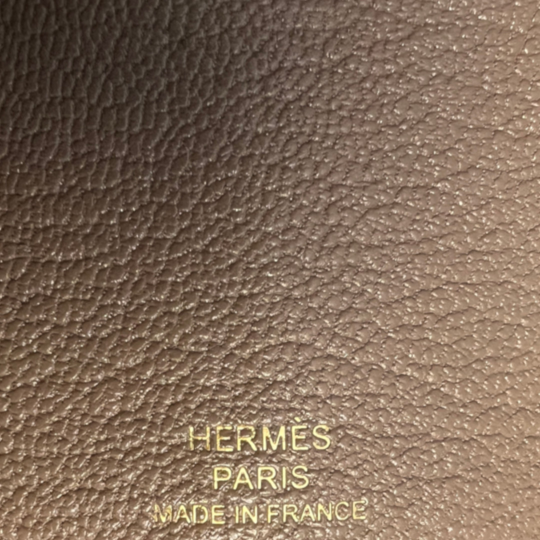 HERMÈS BÉARN SCHLÜSSELETUI AUS CHEVRE MYSORE IN ETOUPE MIT GHW