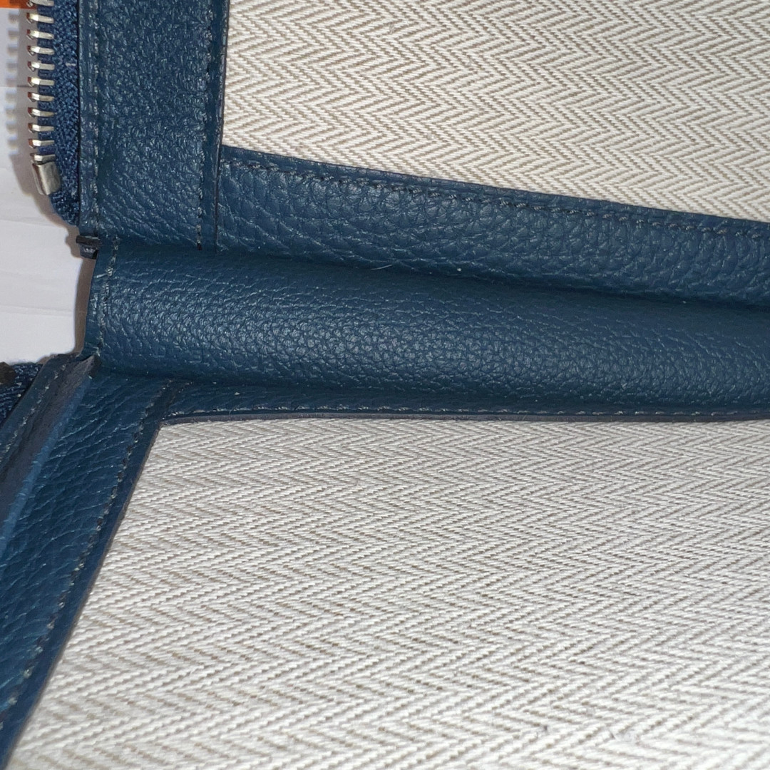 HERMÈS POCHETTE ZIP TABLET 'ENDLESS ROAD' AUS VEAU TOGO & SWIFT IN BLEU DE PRUSSE & ELECTRIQUE