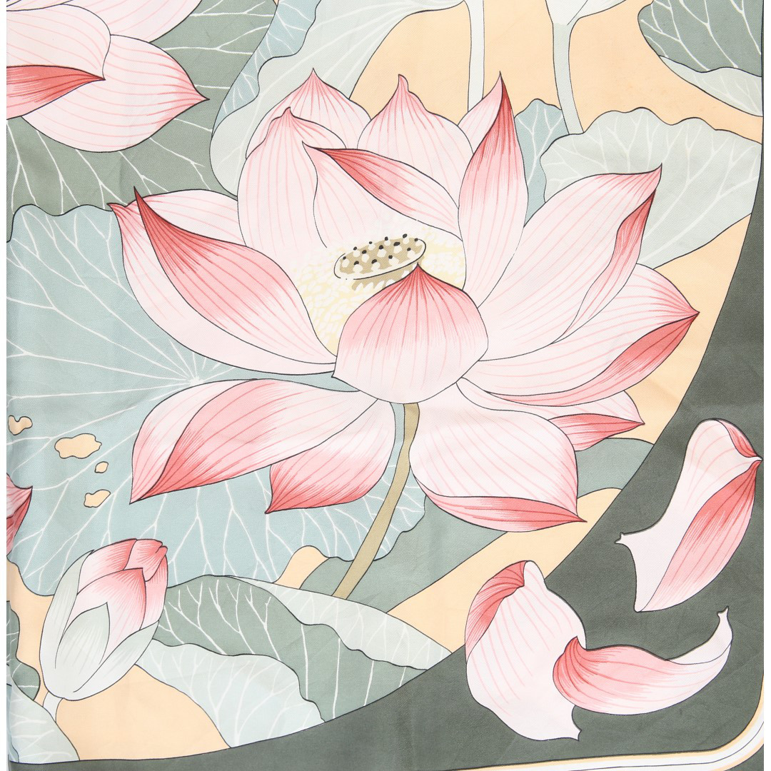 HERMÈS SEIDENTUCH 90 x 90 CM CARRÉ MOTIV 'FLEURS DE LOTUS' VON CHRISTIANE VAUZELLES