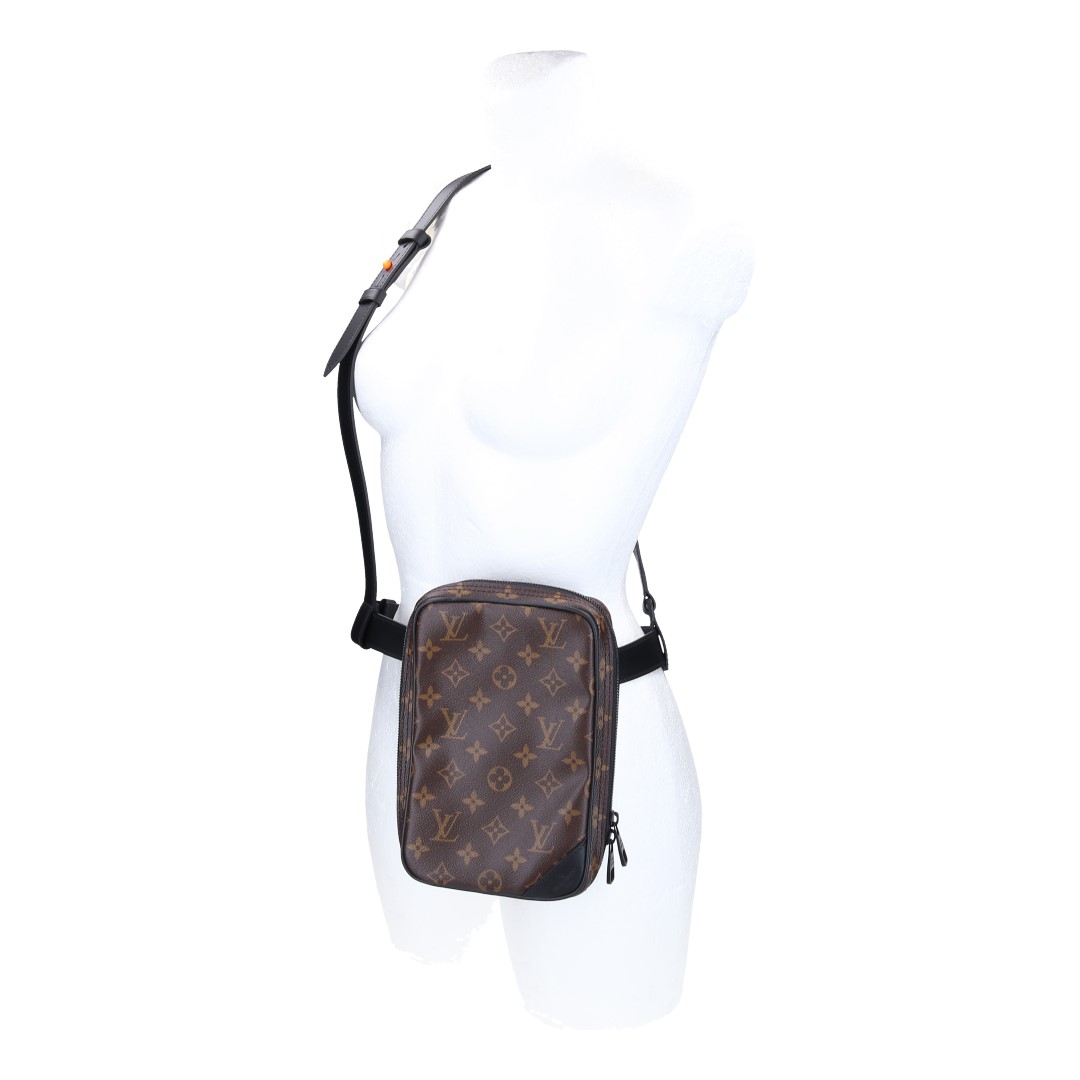 LOUIS VUITTON UTILITY SIDE BAG TASCHE AUS MONOGRAM MACASSAR CANVAS (M44428)