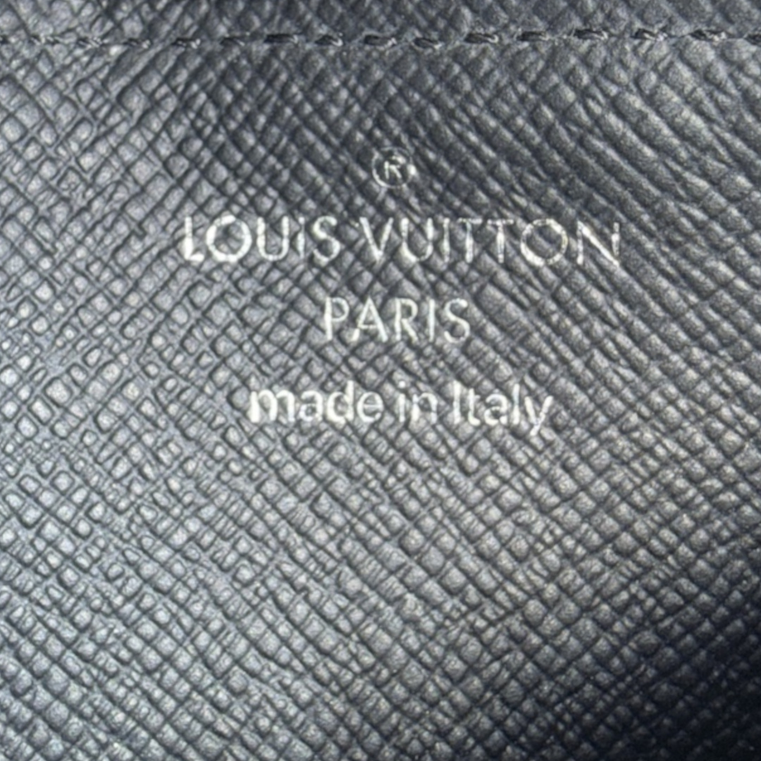 Louis Vuitton Coin Cardholder Made of Taiga Leather in Noir (M62914)