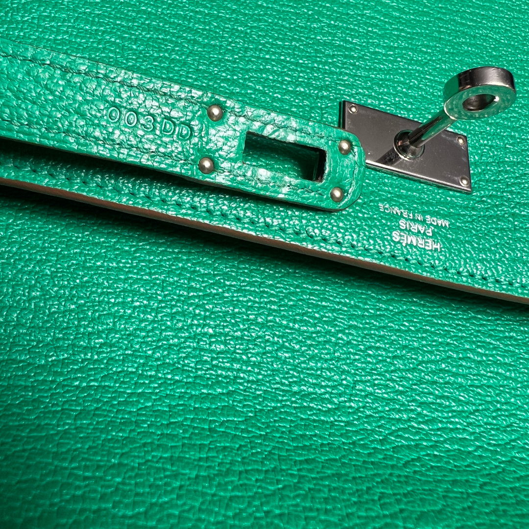 HERMÈS BRIEFTASCHE KELLY CLASSIQUE AUS CHEVRE MYSORE IN MENTHE MIT PHW