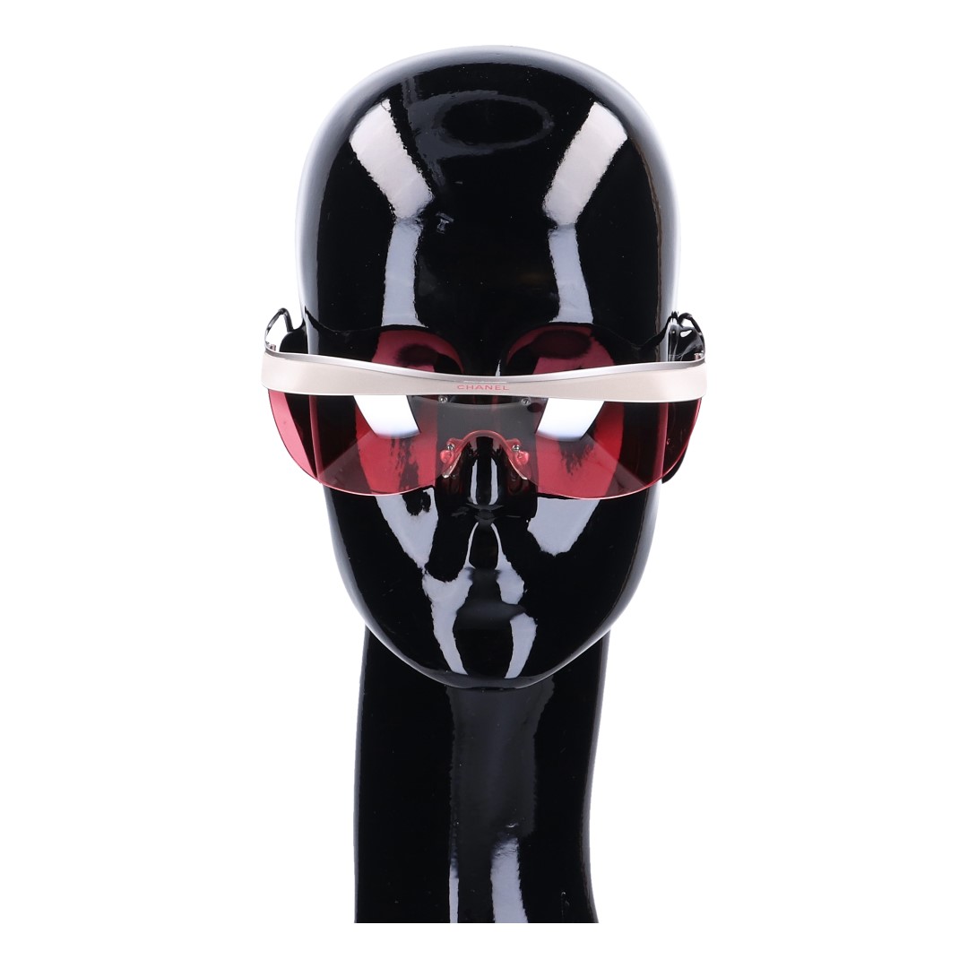 43605-Chanel-Sonnenbrille_2D_0001 CHANEL SONNENBRILLE '19136' AUS SILBERGRAUFARBENEM METALL