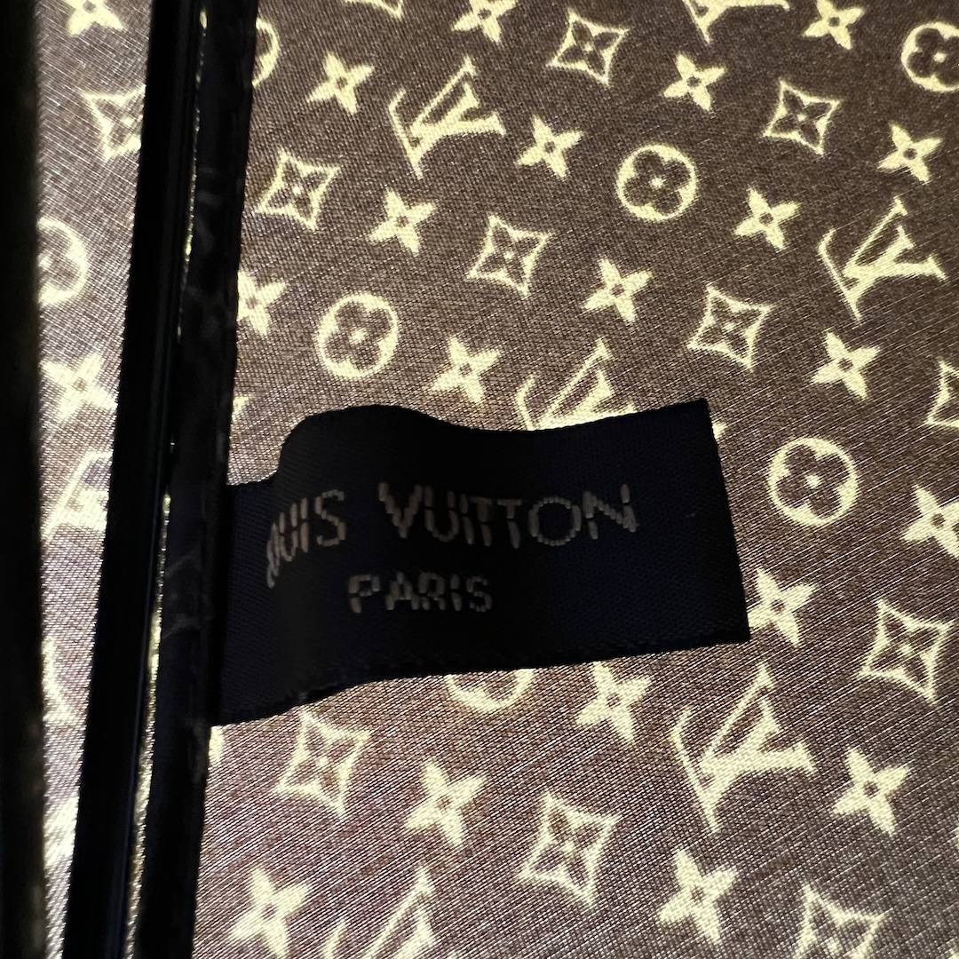 LOUIS VUITTON PARAPLUIE GIBOULÉES REGENSCHIRM IM MONOGRAM DESIGN (M70107)