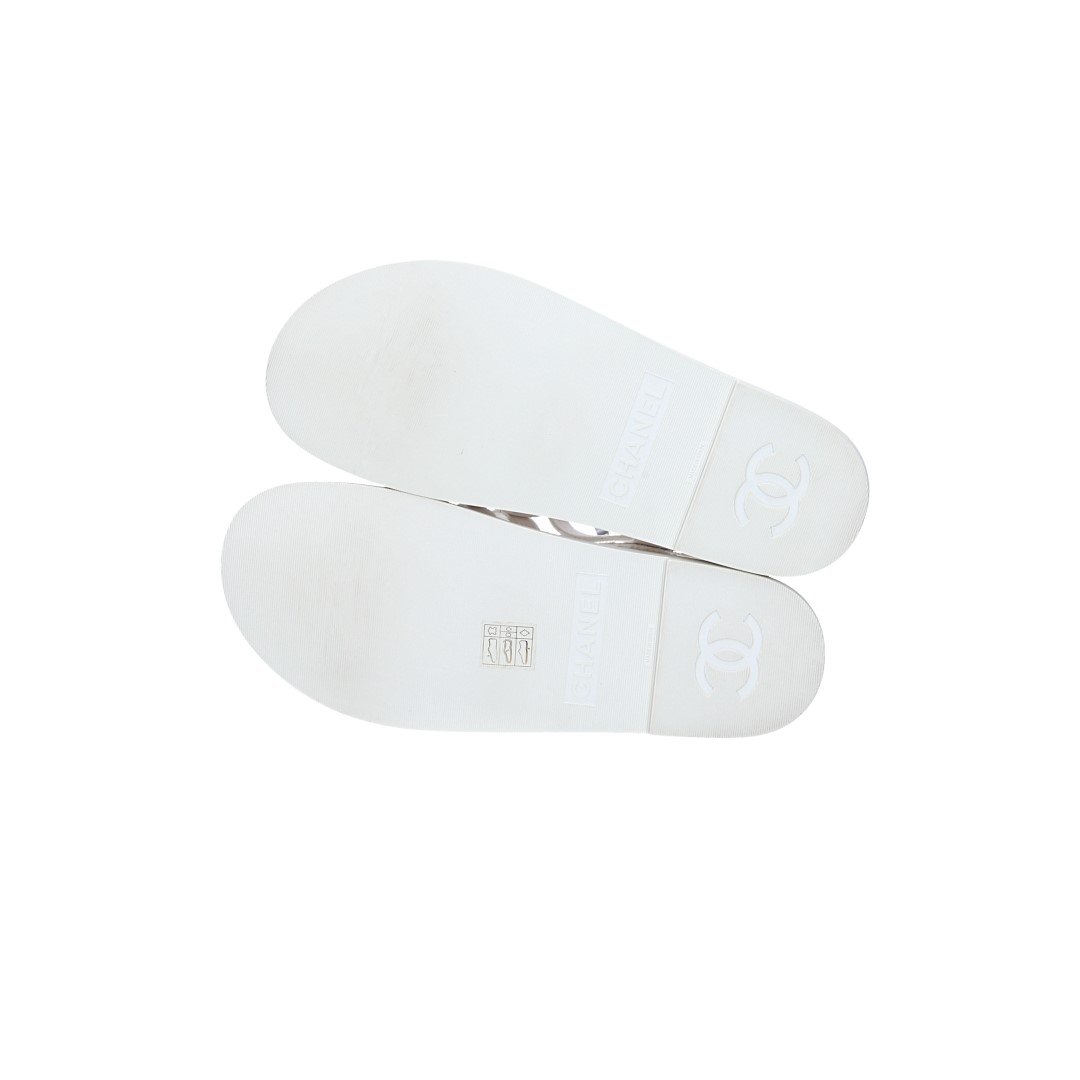 CHANEL SANDALE AUS LEDER UND BAST IN WEISS MIT GHW GR. 39 (B G45425)
