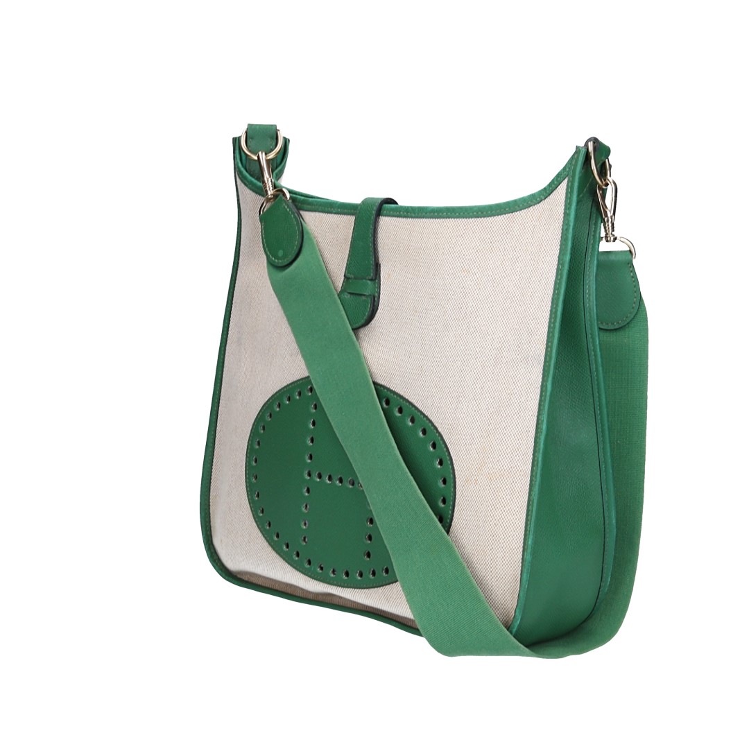 HERMÈS ÉVELYNE PM HANDTASCHE AUS TOILE H UND COURCHEVEL LEDER IN VERT MIT GHW