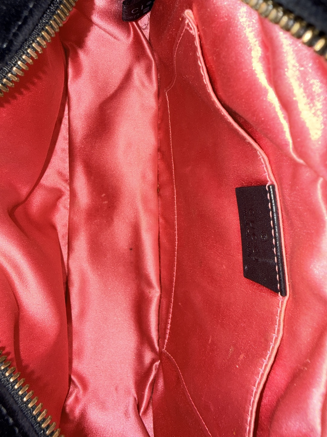GUCCI HANDTASCHE 'KLEINE GG MARMONT' AUS MATÉLASSE VELVET IN SCHWARZ AGHW