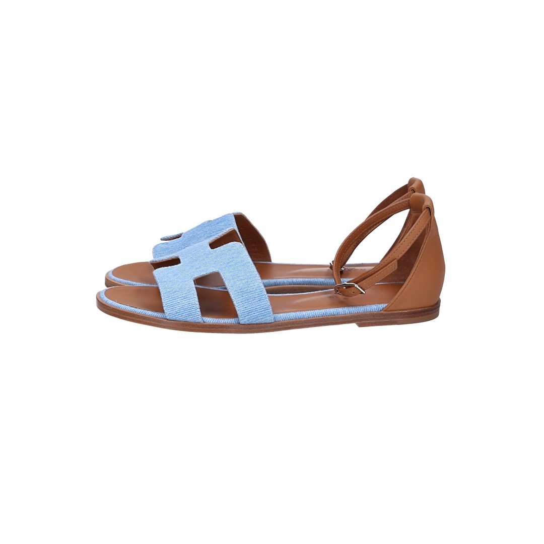HERMÈS SANDALE 'SANTORINI' AUS KALBSLEDER IN BLEU CLAIR/NATUREL IN GR. 38,5